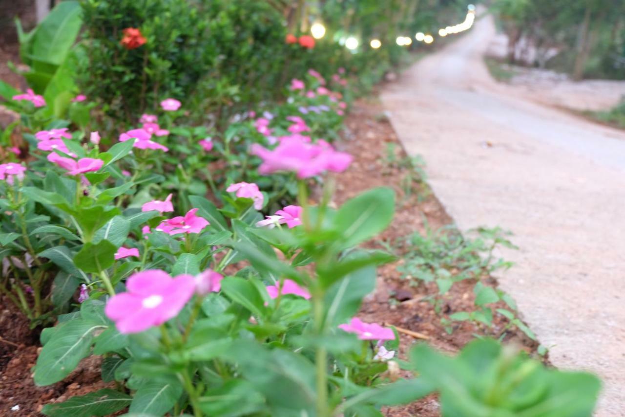 Tararin Hindad Hot Spring Resort Thong Pha Phum Exterior foto